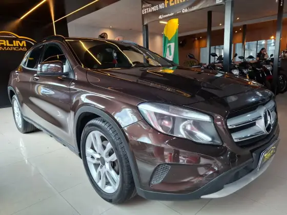 MERCEDES-BENZ GLA 200 1.6 CGI STYLE 16V TURBO FLEX 4P AUTOMÁTICO