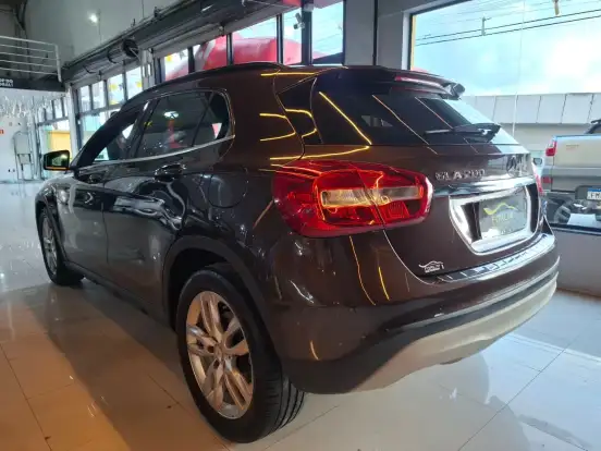 MERCEDES-BENZ-GLA 200-2017