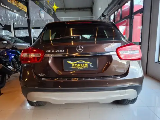 MERCEDES-BENZ-GLA 200-2017