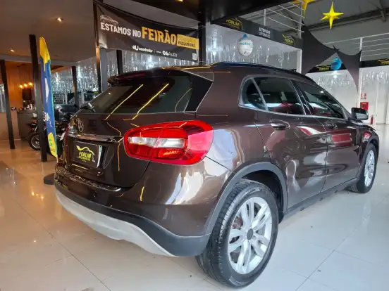MERCEDES-BENZ-GLA 200-2017