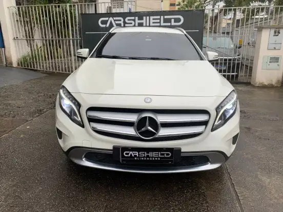 MERCEDES-BENZ-GLA 200-2015