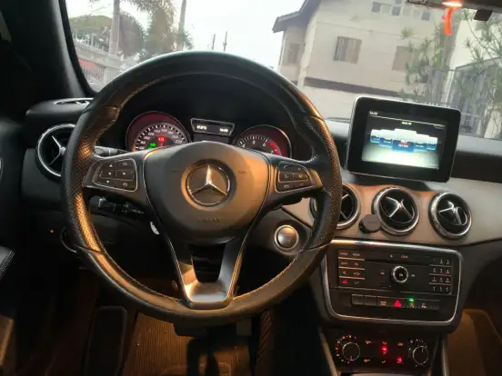 MERCEDES-BENZ-GLA 200-1.6 CGI STYLE 16V TURBO FLEX 4P AUTOMÁTICO MERCEDES-BENZ-GLA 200-2015