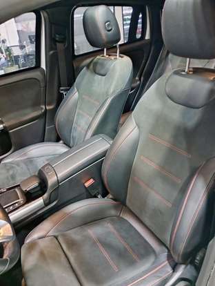 MERCEDES-BENZ-GLA 200-2022