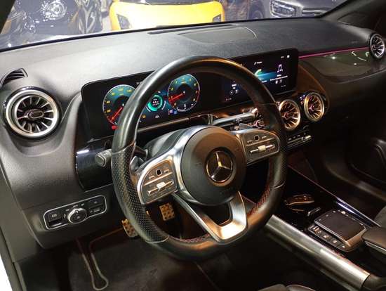 MERCEDES-BENZ-GLA 200-2022