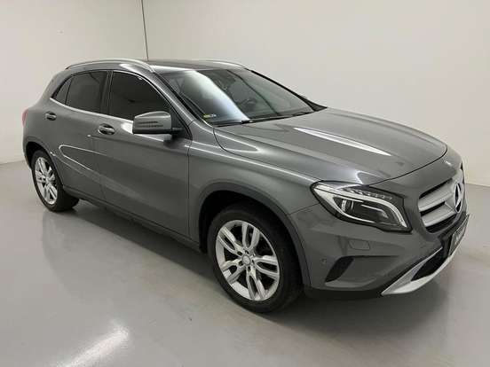 MERCEDES-BENZ-GLA 200-1.6 CGI ADVANCE 16V TURBO FLEX 4P AUTOMÁTICO MERCEDES-BENZ-GLA 200-2015