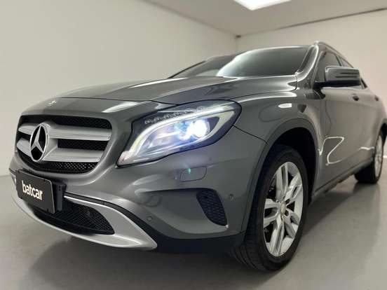 MERCEDES-BENZ-GLA 200-1.6 CGI ADVANCE 16V TURBO FLEX 4P AUTOMÁTICO MERCEDES-BENZ-GLA 200-2015