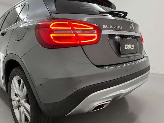 MERCEDES-BENZ-GLA 200-1.6 CGI ADVANCE 16V TURBO FLEX 4P AUTOMÁTICO MERCEDES-BENZ-GLA 200-2015