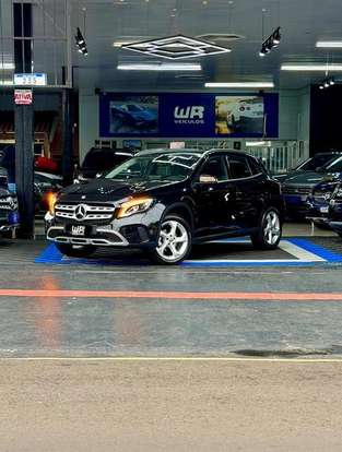 MERCEDES-BENZ-GLA 200-2017