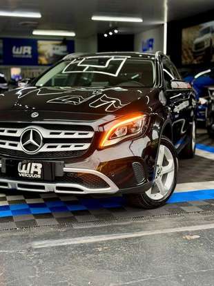 MERCEDES-BENZ-GLA 200-2017
