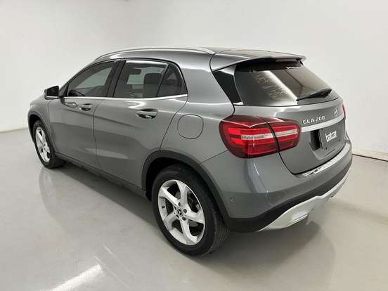 MERCEDES-BENZ-GLA 200-2017