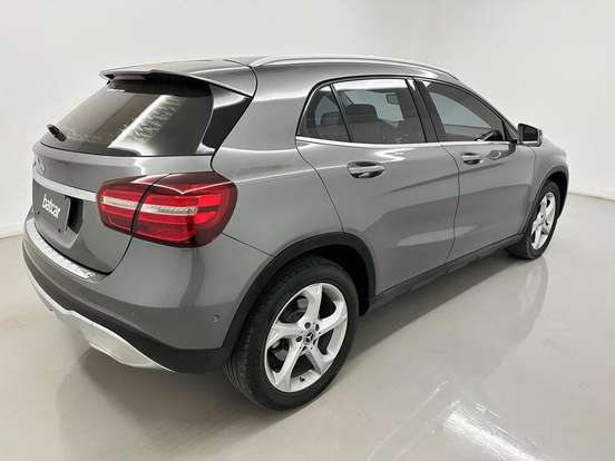 MERCEDES-BENZ-GLA 200-2017