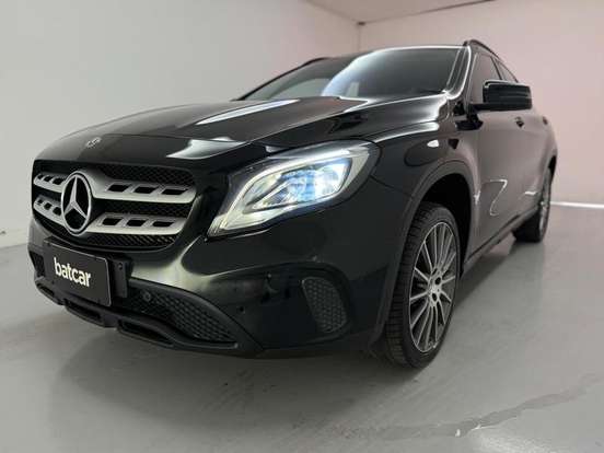 MERCEDES-BENZ-GLA 200-2018