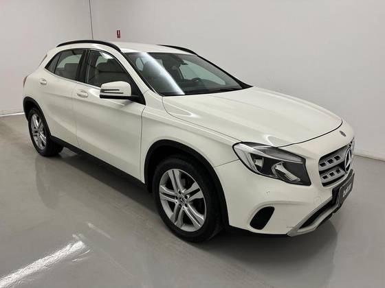 MERCEDES-BENZ GLA 200 1.6 CGI FLEX STYLE 7G-DCT