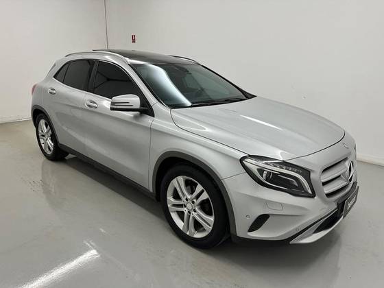 MERCEDES-BENZ GLA 200 1.6 CGI VISION 16V TURBO GASOLINA 4P AUTOMÁTICO