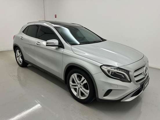 MERCEDES-BENZ-GLA 200-1.6 CGI VISION 16V TURBO GASOLINA 4P AUTOMÁTICO MERCEDES-BENZ-GLA 200-2014