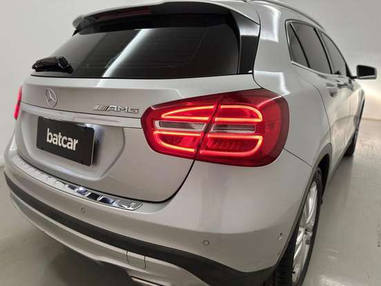 MERCEDES-BENZ-GLA 200-2014