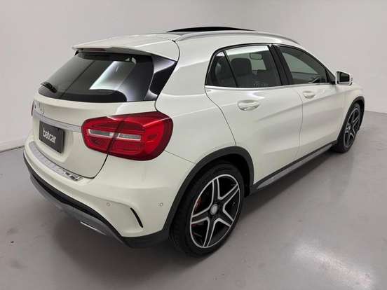 MERCEDES-BENZ-GLA 250-2017