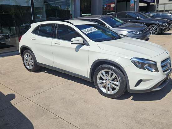 MERCEDES-BENZ-GLA 200-1.6 CGI ADVANCE 16V TURBO GASOLINA 4P AUTOMÁTICO MERCEDES-BENZ-GLA 200-2015