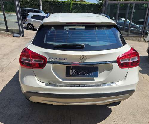 MERCEDES-BENZ-GLA 200-2015
