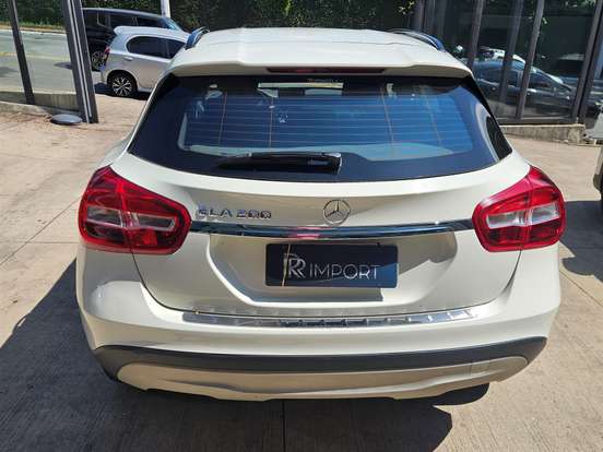 MERCEDES-BENZ-GLA 200-1.6 CGI ADVANCE 16V TURBO GASOLINA 4P AUTOMÁTICO MERCEDES-BENZ-GLA 200-2015