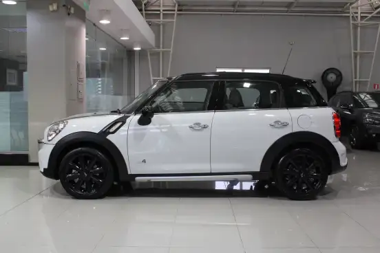 MINI-COUNTRYMAN-2015
