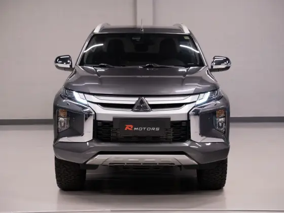 MITSUBISHI L200 TRITON 2.4 16V TURBO DIESEL SPORT HPE-S CD 4P 4X4 AUTOMÁTICO