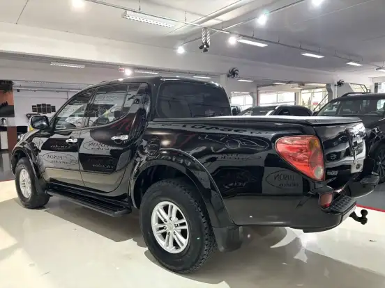 MITSUBISHI-L200 TRITON-3.2 HPE 4X4 CD 16V TURBO INTERCOOLER DIESEL 4P AUTOMÁTICO MITSUBISHI-L200 TRITON-2015