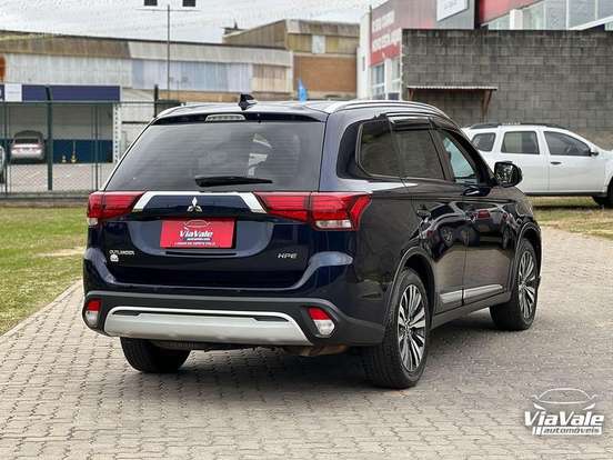 MITSUBISHI-OUTLANDER-2.0 MIVEC GASOLINA HPE AUTOMÁTICO MITSUBISHI-OUTLANDER-2020
