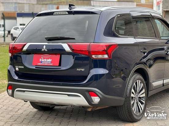 MITSUBISHI-OUTLANDER-2.0 MIVEC GASOLINA HPE AUTOMÁTICO MITSUBISHI-OUTLANDER-2020