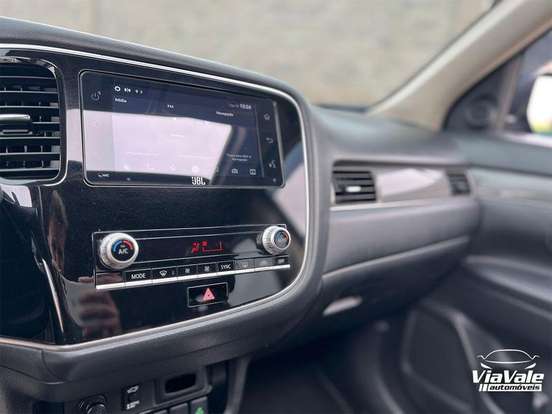 MITSUBISHI-OUTLANDER-2.0 MIVEC GASOLINA HPE AUTOMÁTICO MITSUBISHI-OUTLANDER-2020