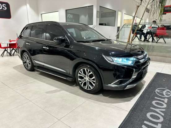 MITSUBISHI-OUTLANDER-2015