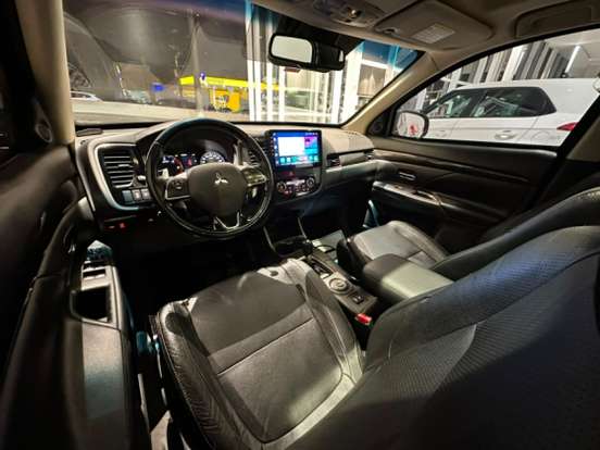 MITSUBISHI-OUTLANDER-2015