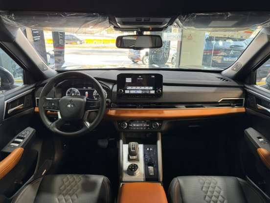 MITSUBISHI-OUTLANDER-2.4 PHEV SIGNATURE S-AWC DHT MITSUBISHI-OUTLANDER-2025