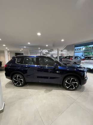 MITSUBISHI-OUTLANDER-2025