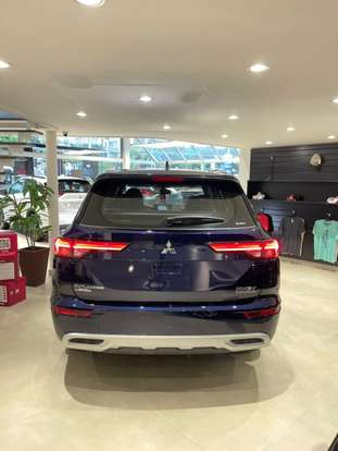 MITSUBISHI-OUTLANDER-2025