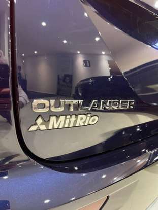 MITSUBISHI-OUTLANDER-2025