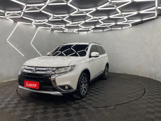 MITSUBISHI-OUTLANDER-2016