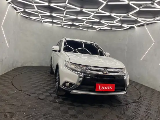 MITSUBISHI-OUTLANDER-2016
