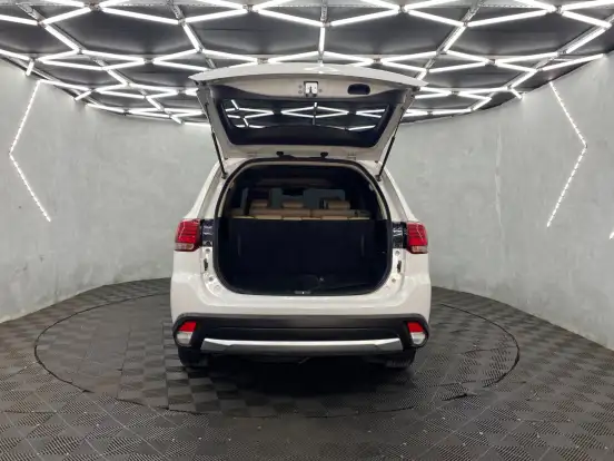 MITSUBISHI-OUTLANDER-2016