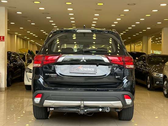 MITSUBISHI-OUTLANDER-3.0 GT 4X4 V6 24V GASOLINA 4P AUTOMÁTICO MITSUBISHI-OUTLANDER-2015