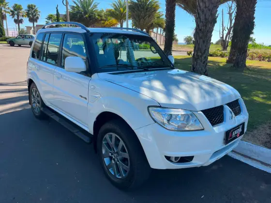 MITSUBISHI PAJERO 2.5 HD 4X4 8V TURBO INTERCOOLER DIESEL 4P MANUAL MITSUBISHI PAJERO 2.5 HD 4X4 8V TURBO INTERCOOLER DIESEL 4P MANUAL