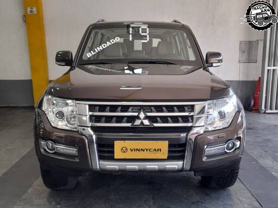 MITSUBISHI PAJERO FULL 3.2 HPE 4X4 16V TURBO INTERCOOLER DIESEL 4P AUTOMÁTICO