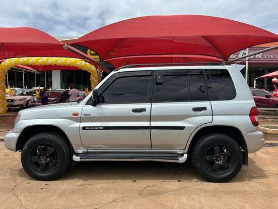 MITSUBISHI-PAJERO IO-2001
