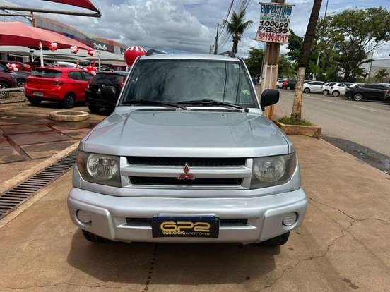 MITSUBISHI-PAJERO IO-2001