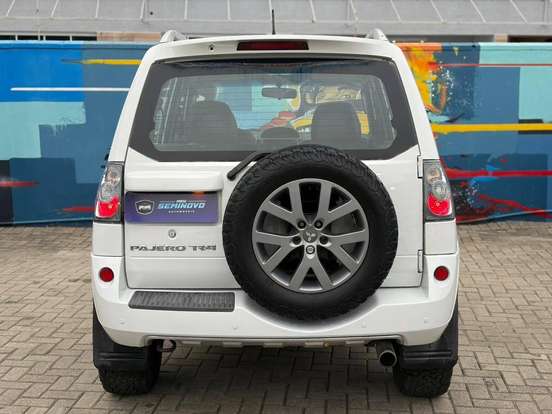 MITSUBISHI-PAJERO TR4-2013