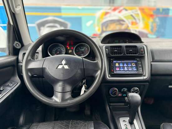 MITSUBISHI-PAJERO TR4-2.0 4X2 16V 140CV FLEX 4P AUTOMÁTICO MITSUBISHI-PAJERO TR4-2013