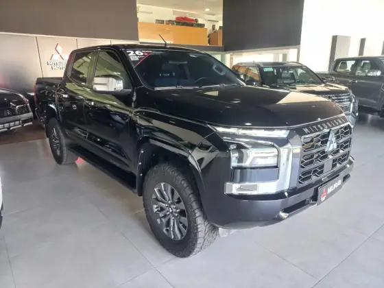 MITSUBISHI TRITON 2.4 BITURBO DIESEL CD HPE 4X4 AUTOMÁTICO MITSUBISHI TRITON 2.4 BITURBO DIESEL CD HPE 4X4 AUTOMÁTICO