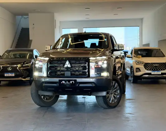 MITSUBISHI TRITON 2.4 BITURBO DIESEL CD HPE 4X4 AUTOMÁTICO