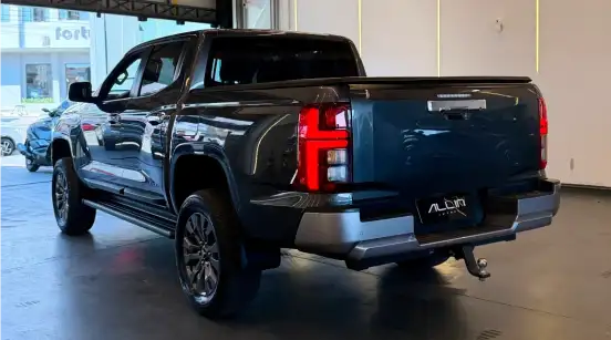 MITSUBISHI-TRITON-2.4 BITURBO DIESEL CD HPE 4X4 AUTOMÁTICO MITSUBISHI-TRITON-2025