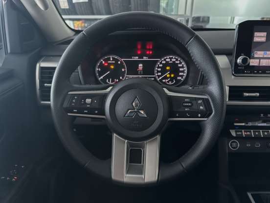 MITSUBISHI-TRITON-2.4 BITURBO DIESEL CD HPE-S 4X4 AUTOMÁTICO MITSUBISHI-TRITON-2025